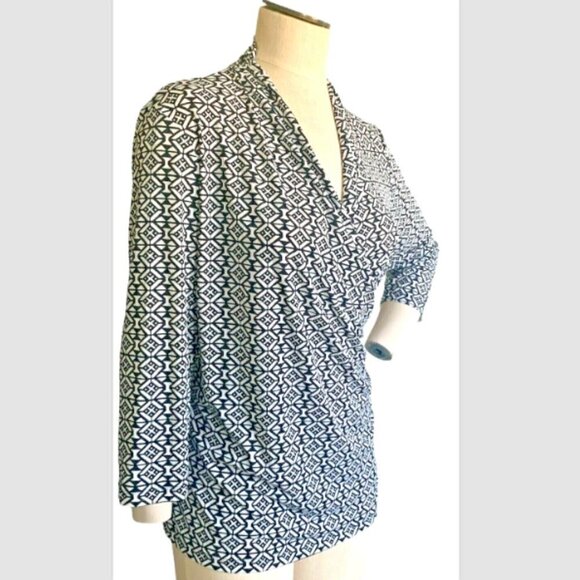 Chico's Sz 2 (L/12) Surplice Wrap Top Black White Geometric Print #224K - Picture 2 of 5